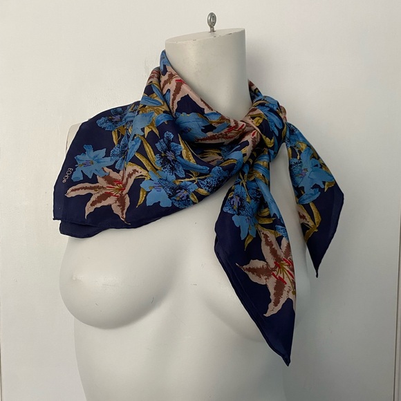 Echo Blue Floral Decorative Print Scarf - Picture 5 of 5